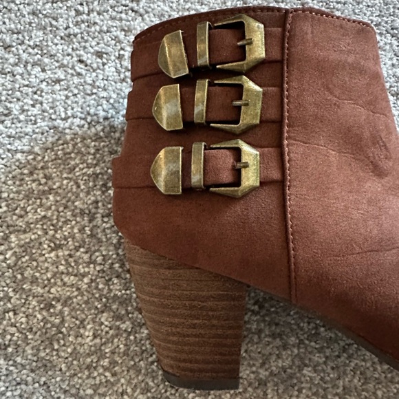 Ankle boots - Picture 4 of 10